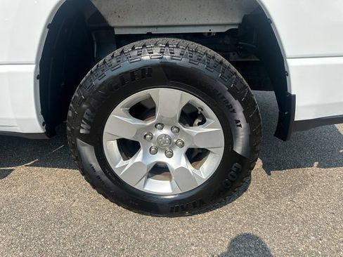 Used 2020 RAM 1500 Big Horn AWD/4WD image 14