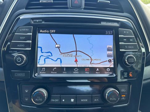 Used 2017 Nissan Maxima 3.5 SL FWD image 21