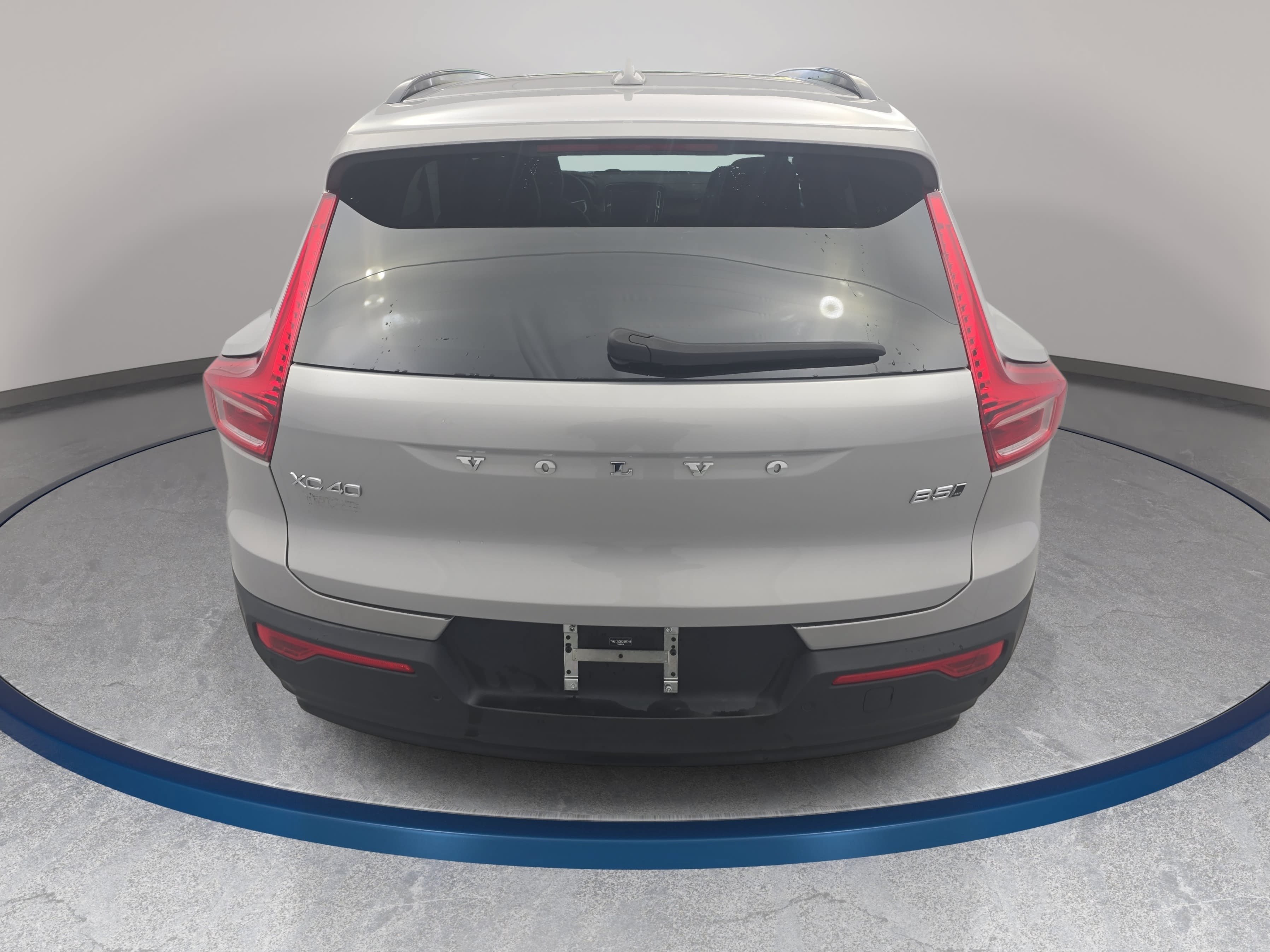 Used 2025 Volvo XC40 B5 Plus AWD/4WD image 6