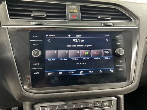 Used 2021 Volkswagen Tiguan SE w/ Panoramic Sunroof Package AWD/4WD image 14