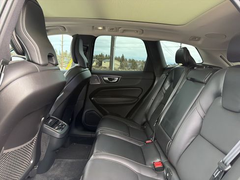 Used 2023 Volvo XC60 B5 Ultimate image 25