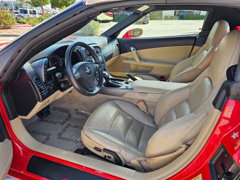 Used 2007 Chevrolet Corvette Convertible w/ Preferred Equipment Group image 19