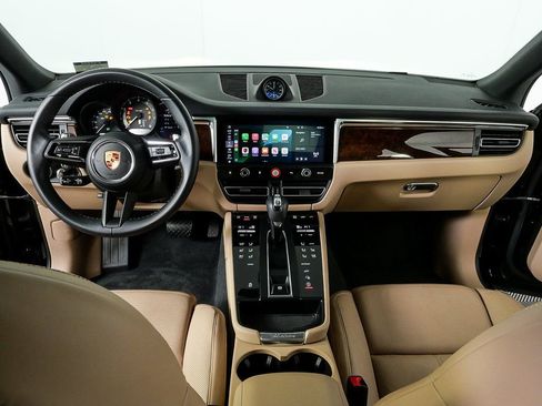 Certified 2023 Porsche Macan Turbo image 19