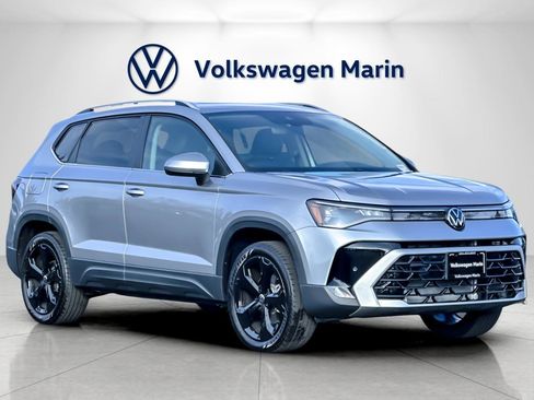 New 2026 Volkswagen Taos SEL image 7