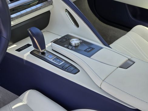 Used 2024 Lexus LC 500 Coupe RWD image 16