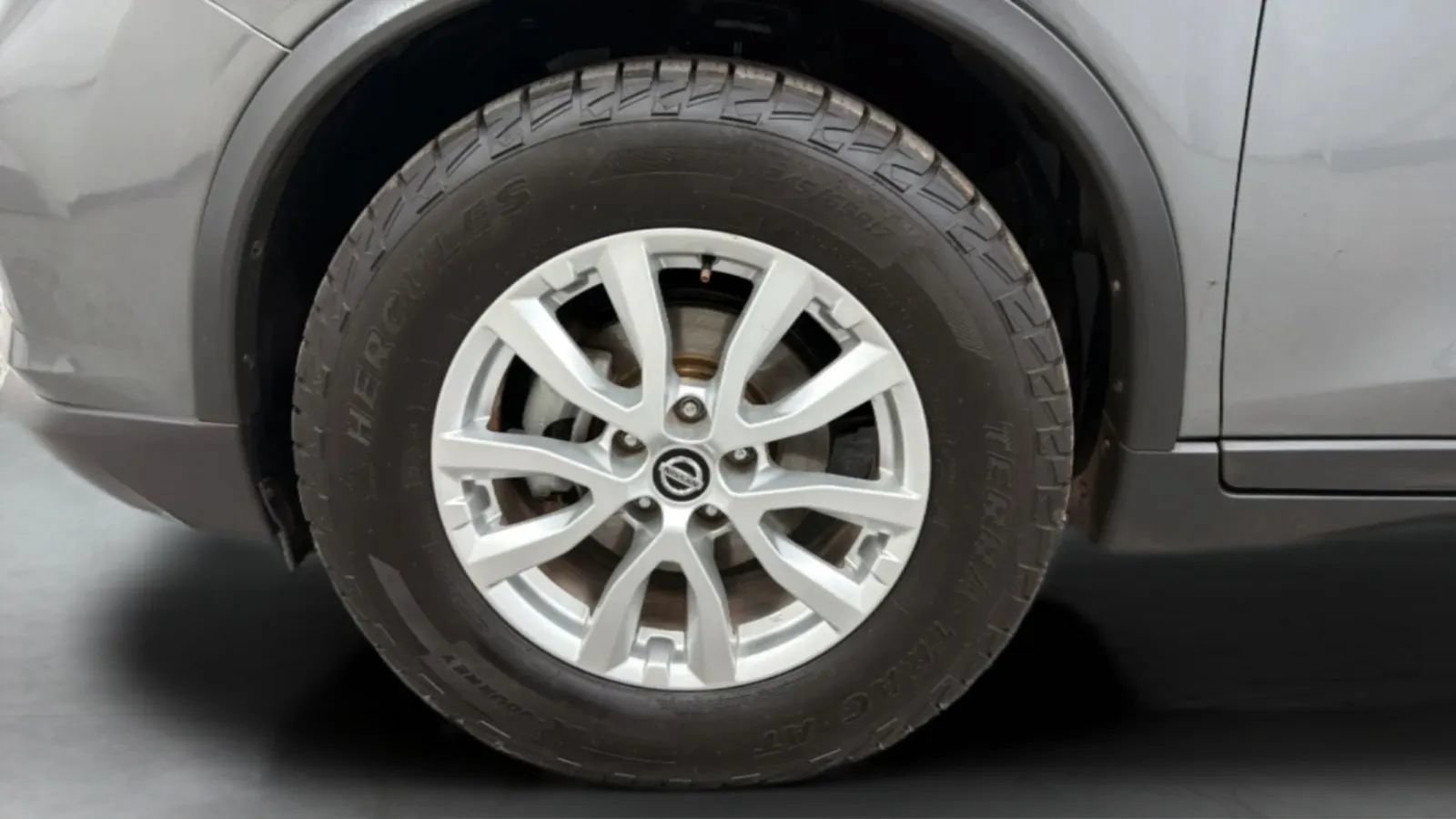 Used 2018 Nissan Rogue SV AWD/4WD image 26