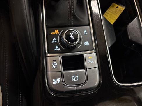 Used 2023 Kia Telluride LX image 17
