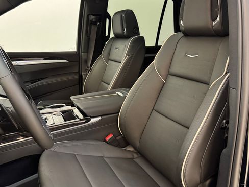 New 2026 Cadillac Escalade Luxury w/ Touring Package image 5