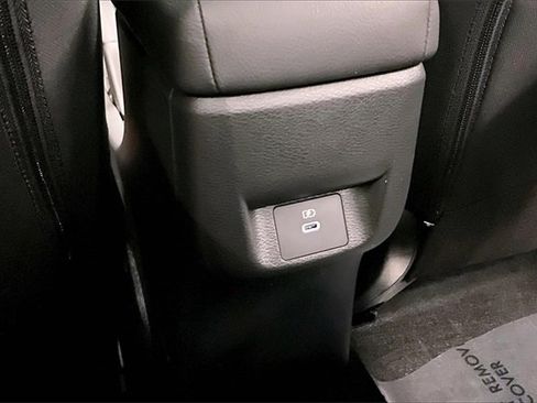 New 2025 Nissan Versa SR w/ Trunk Package image 20