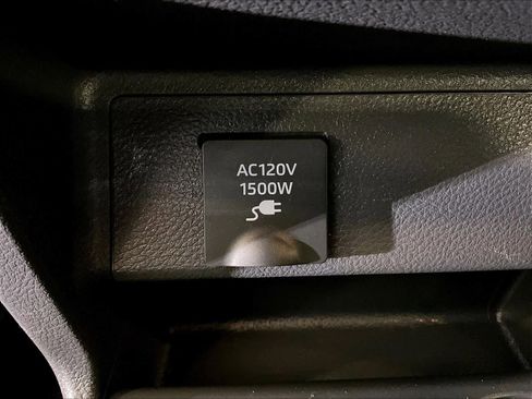 Used 2024 Toyota Sienna XLE image 28