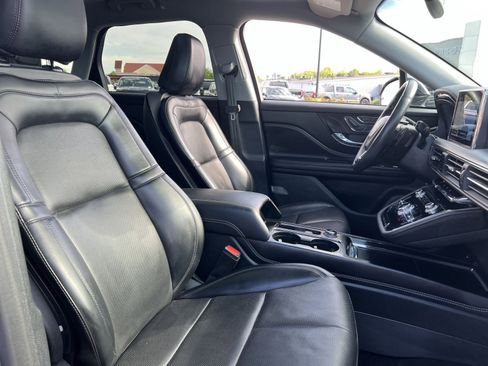 Used 2022 Lincoln Corsair AWD w/ Premium Package image 34