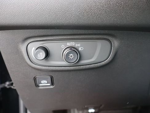 Used 2022 GMC Terrain SLE w/ Driver Convenience Package image 13