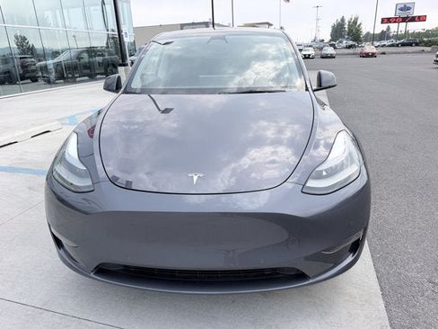Used 2022 Tesla Model Y Performance AWD/4WD image 7
