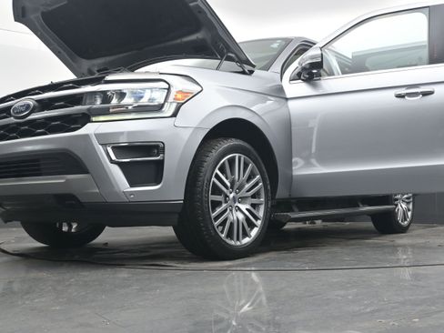 Used 2022 Ford Expedition Limited image 45