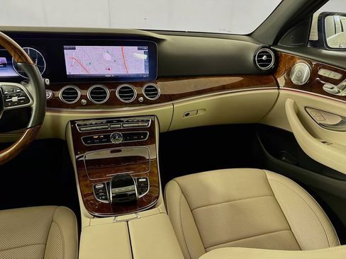 Used 2020 Mercedes-Benz E 350 Sedan image 29