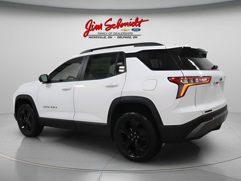 New 2026 Chevrolet Equinox LT w/ Convenience Package II FWD image 4