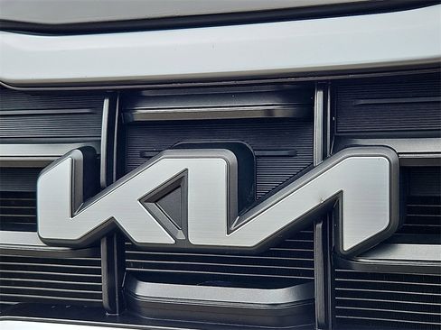 Certified 2024 Kia Telluride S image 29