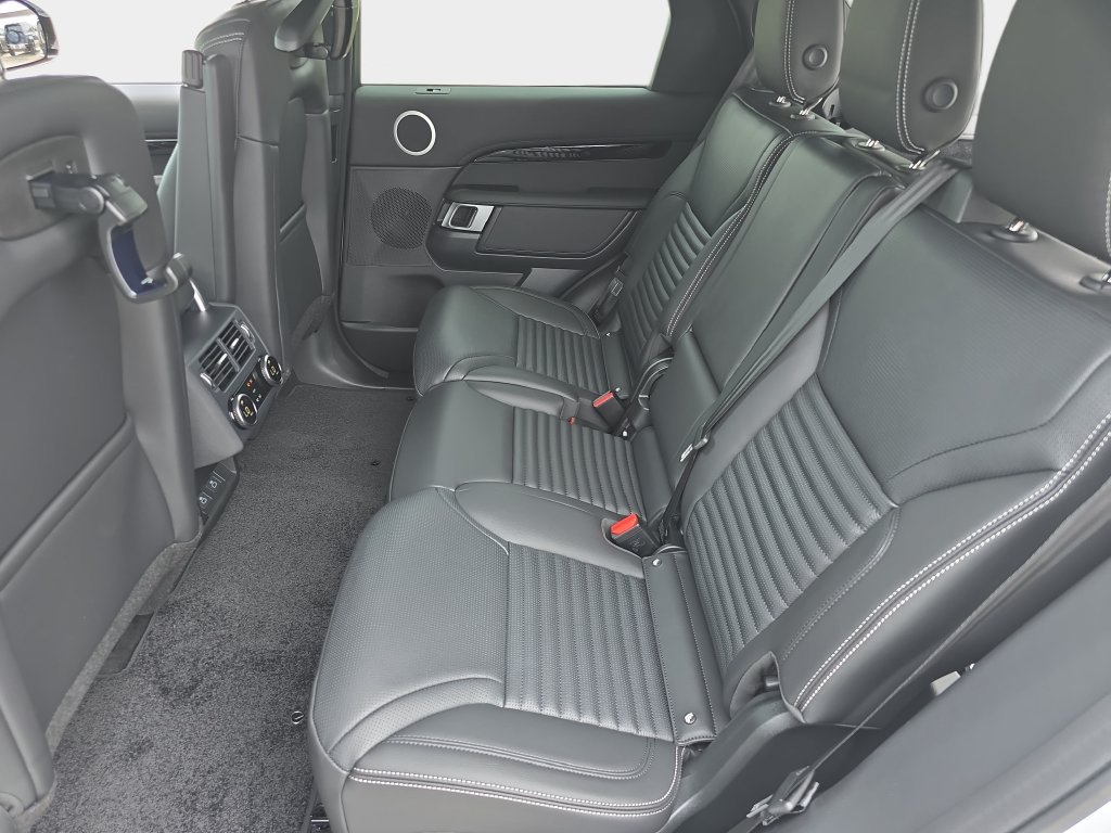 New 2026 Land Rover Discovery S AWD/4WD image 16