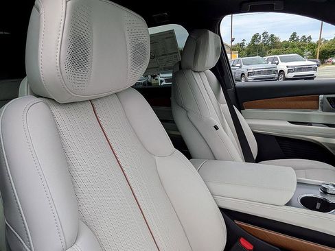 New 2026 Cadillac Vistiq Luxury image 37