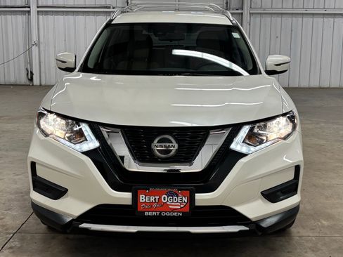Used 2020 Nissan Rogue SV FWD image 2