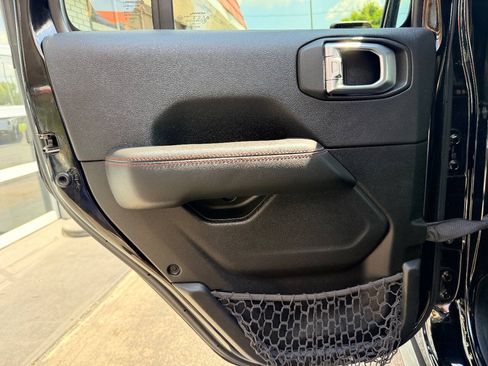 Used 2020 Jeep Wrangler Unlimited Rubicon AWD/4WD image 30