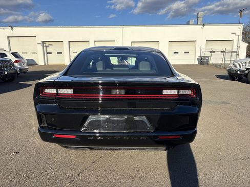 Used 2025 Dodge Charger R/T w/ Quick Order Package 25M R/T image 4