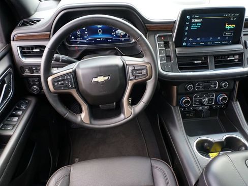 Used 2023 Chevrolet Suburban High Country AWD/4WD image 20