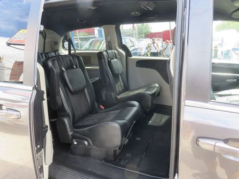 Used 2019 Dodge Grand Caravan SXT FWD image 20
