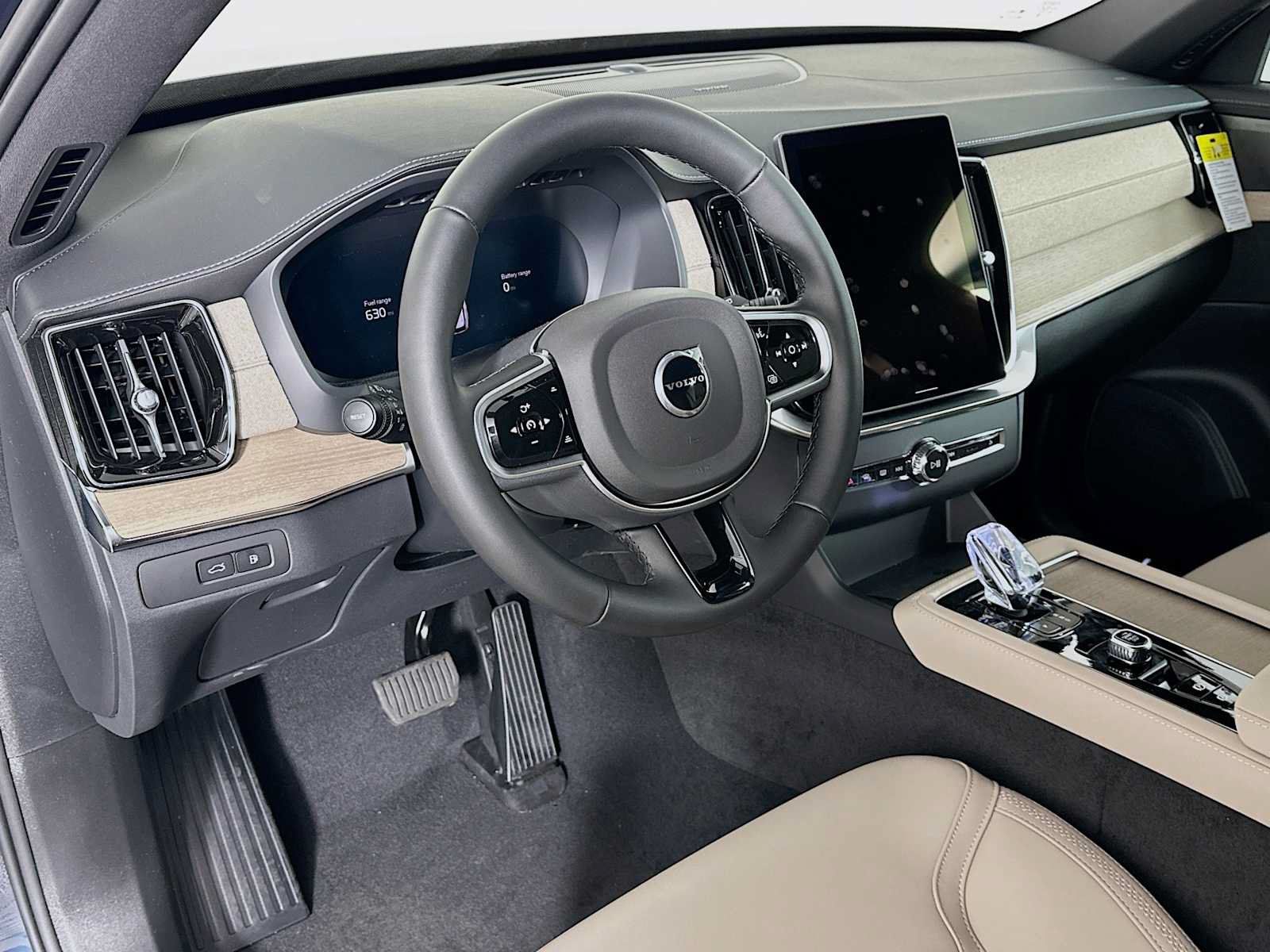 New 2026 Volvo XC90 T8 Plus w/ Protection Package Premier AWD/4WD image 9