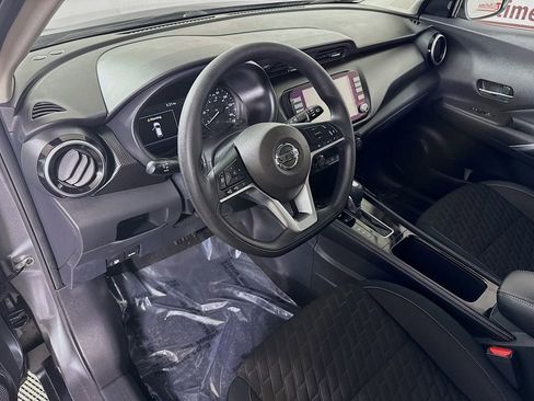 Certified 2021 Nissan Kicks SV FWD image 17