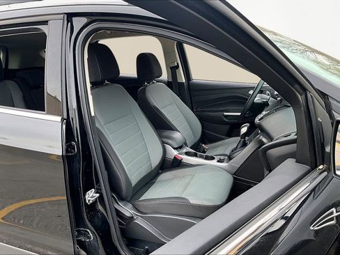 Used 2016 Ford Escape SE w/ Equipment Group 201A image 7