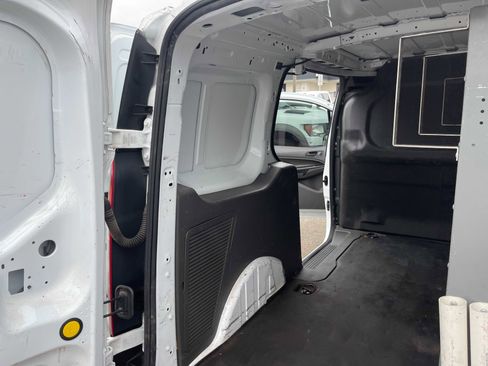 Used 2022 Ford Transit Connect XL image 11