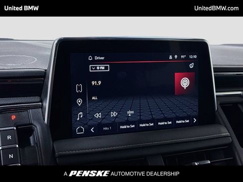 Used 2023 GMC Yukon XL SLT w/ SLT Premium Package AWD/4WD image 8