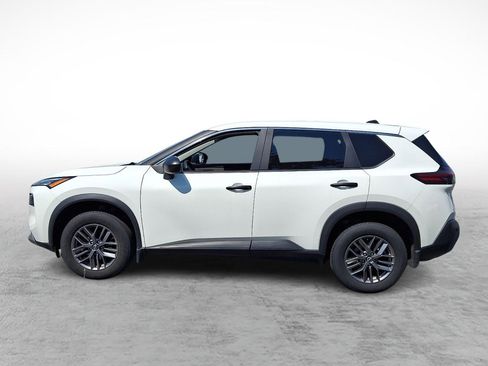 Used 2023 Nissan Rogue S AWD/4WD image 2