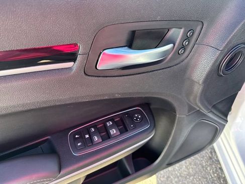 Used 2023 Chrysler 300 S w/ Comfort Group RWD image 11