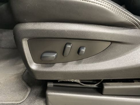 Used 2019 GMC Yukon XL Denali w/ Denali Ultimate Package image 14