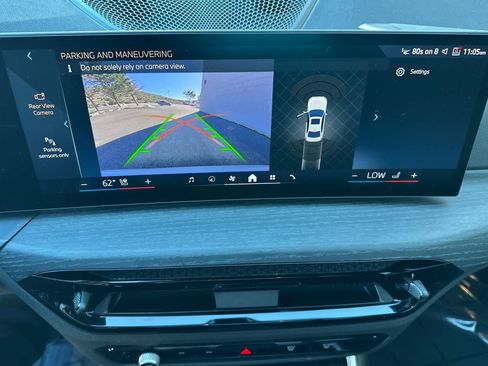 Used 2025 BMW 330i Sedan w/ M Sport Package image 22