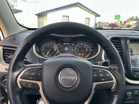 Used 2016 Jeep Cherokee Limited AWD/4WD image 18