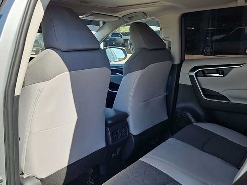 Used 2025 Toyota RAV4 XLE w/ Convenience Package FWD image 16