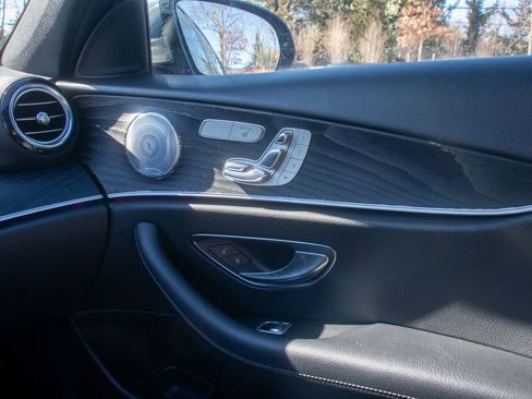 Used 2018 Mercedes-Benz E 300 4MATIC image 16