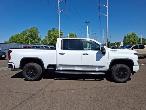 Used 2024 Chevrolet Silverado 3500 High Country w/ Technology Package AWD/4WD image 7
