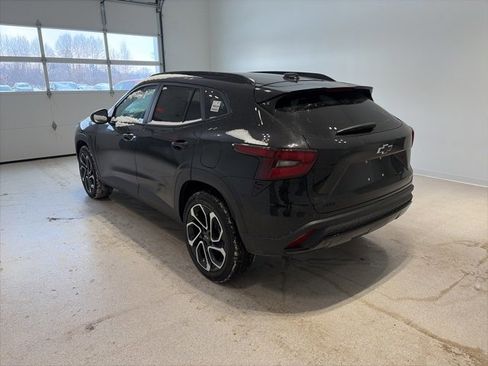 New 2026 Chevrolet Trax RS w/ Sunroof Package image 4