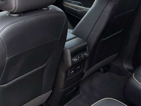 Used 2023 GMC Acadia Denali w/ Denali Technology Package image 27