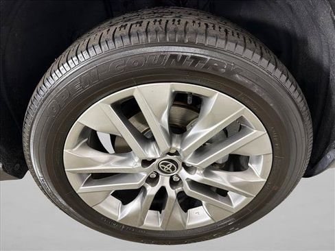 Used 2021 Toyota RAV4 XLE Premium AWD/4WD image 13