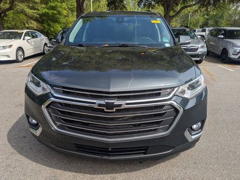 Used 2021 Chevrolet Traverse LT image 9