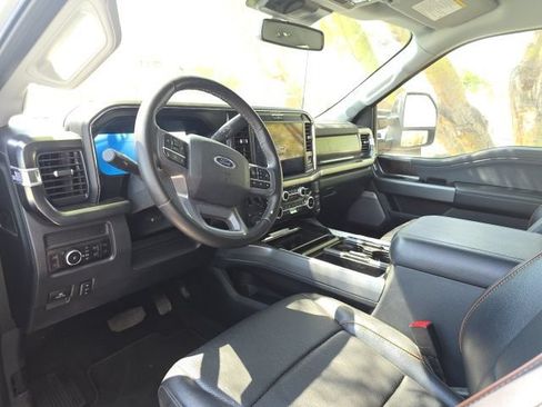 Used 2025 Ford F250 Lariat AWD/4WD image 3