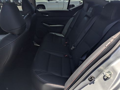 Used 2024 Nissan Altima 2.5 SR w/ SR Premium Package FWD image 8