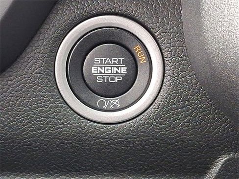 Used 2024 RAM 2500 Tradesman w/ Chrome Appearance Group image 17