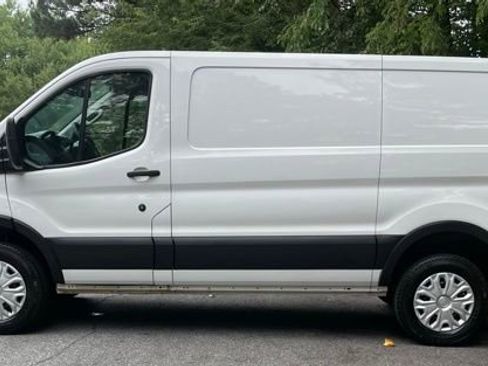 Used 2019 Ford Transit 250 130 Low Roof w/ Exterior Upgrade Package RWD image 4