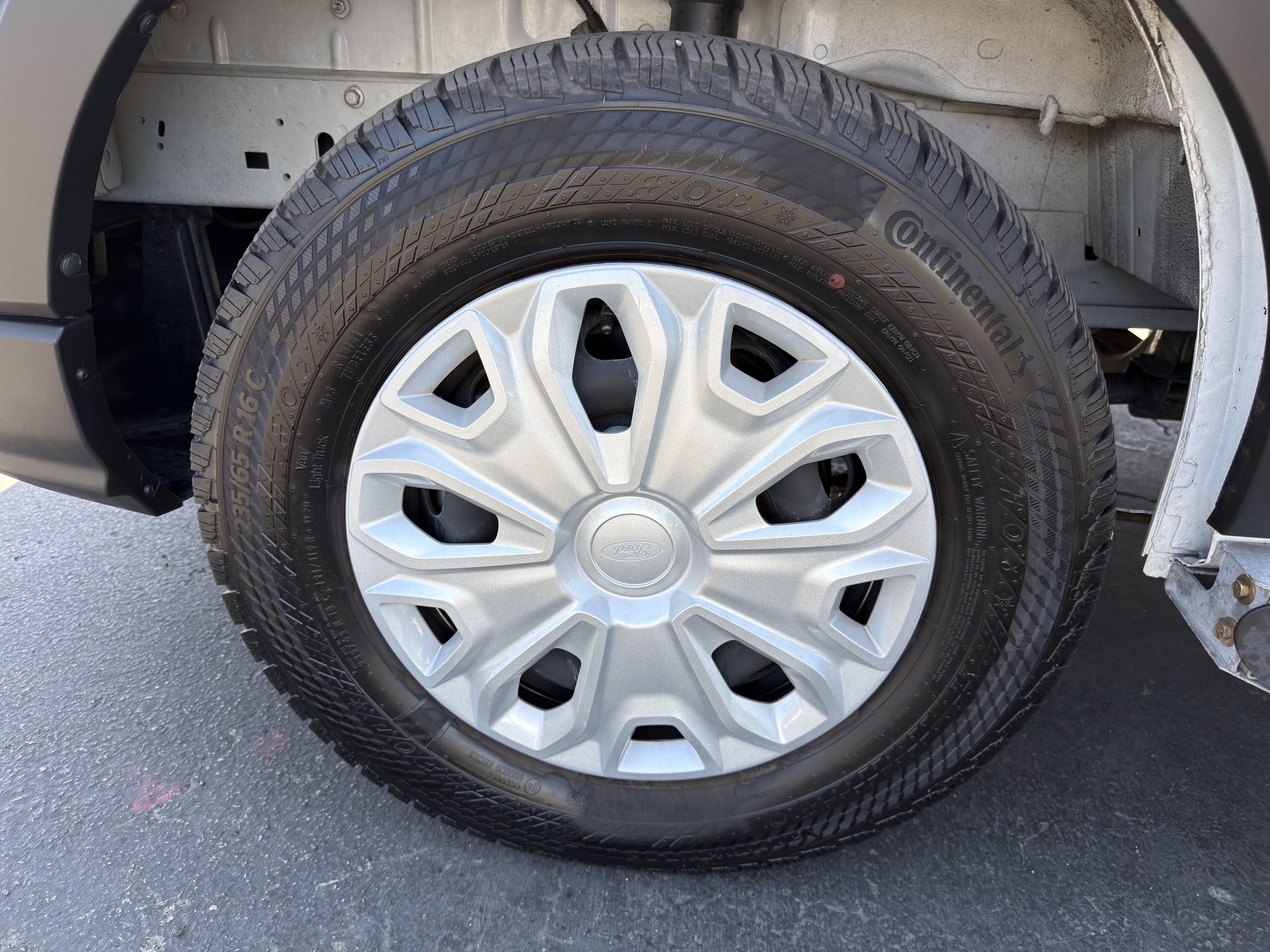 Used 2025 Ford Transit 250 Low Roof w/ Exterior Upgrade Package RWD image 31